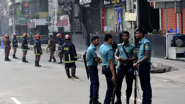 দমকলের তল্লাশি শেষ, এফআর টাওয়ারের দায়িত্ব নিয়েছে পুলিশ