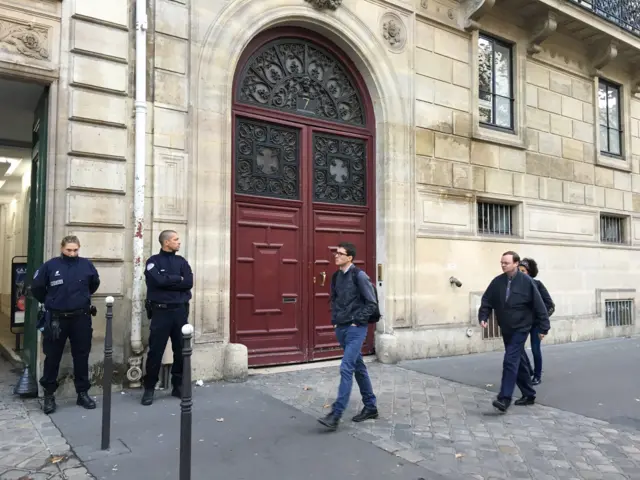 Kim Kardashian'ın Paris'te silahlı soyguna uğradığı otel