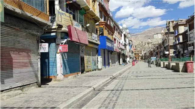 लेह में बंद बाज़ार