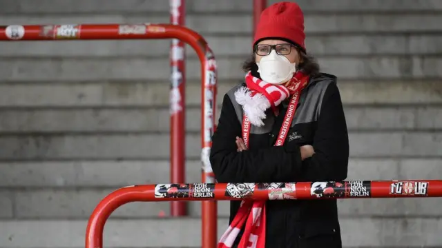 Những biện pháp hạn chế Covid nghĩa là số lượng cô động viên ở Bundesliga bị thu hẹp nhưng điều đó sẽ dần thay đổi