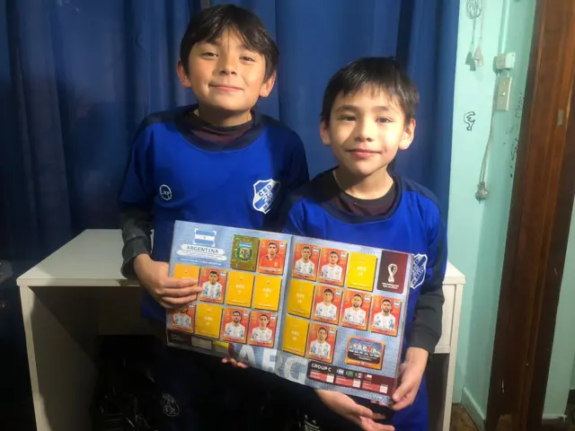 Rodrigo con su hermano Santiago