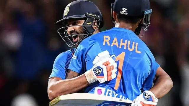 रोहित शर्मा आणि लोकेश राहुल