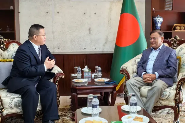 চীনা রাষ্ট্রদূতের সাথে বাংলাদেশের পররাষ্ট্রমন্ত্রীর বৈঠক হয় রবিবার