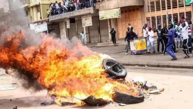 Wafuasi wa Bobi Wine waliandamana Kampala wiki iliyopita