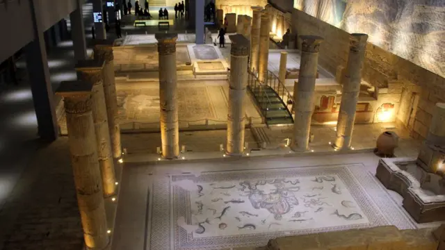 Arkeoloğun intiharıyla ortaya çıktı: Zeugma Mozaik Müzesi'nde 10 eser kayıp