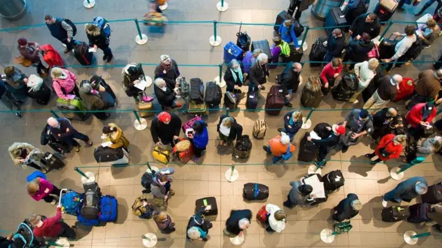 Черга в аеропорту