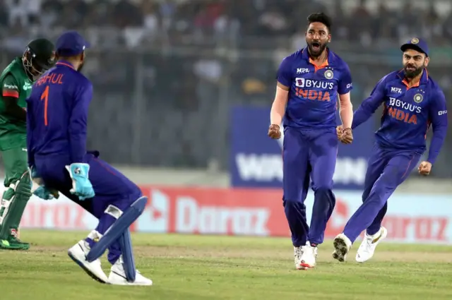 ताश के पत्ते की तरह ढहने लगे बांग्लादेशी बल्लेबाज़