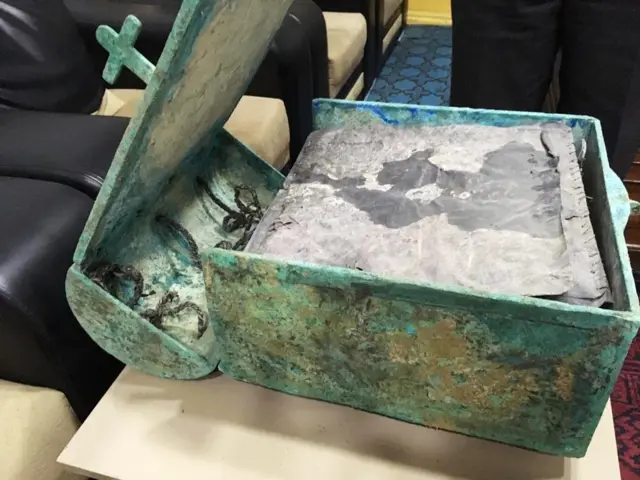 اټکل دی چې ددغه انجیل لیکدود په عبري ژبه وي