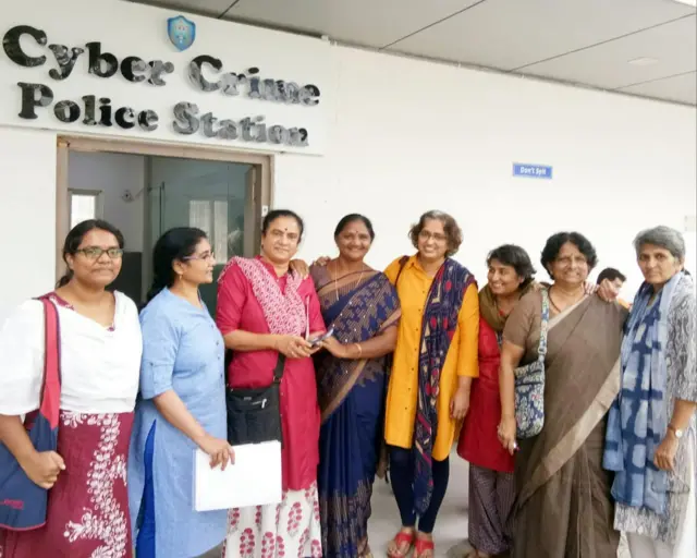 మహిళా సంఘాల కార్యకర్తలు