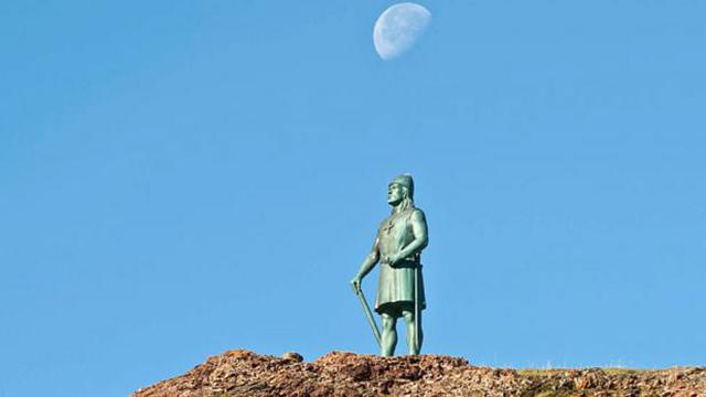 Estatua del vikingo Leif Ericson en Groenlandia