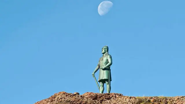 Estatua del vikingo Leif Ericson en Groenlandia
