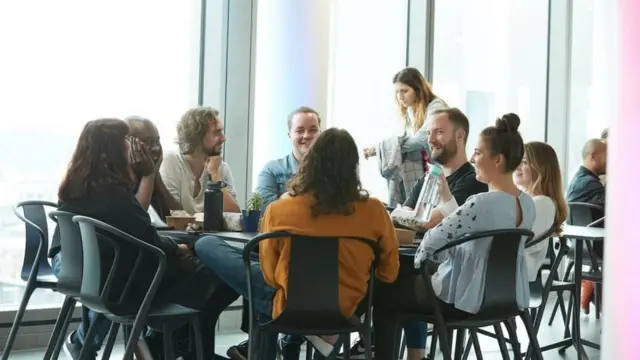 تريد غوردون كسر المحرمات حول مناقشة موضوع انقطاع الطمث بين جميع الموظفين