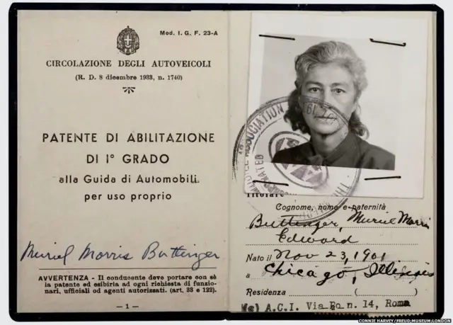 ਗਾਰਡੀਨਰ ਨੇ 1950 ਦੇ ਦਹਾਕੇ ਵਿੱਚ ਯੂਰਪ ਵਿੱਚ ਲੰਬੀਆਂ ਯਾਤਰਾਵਾਂ ਕੀਤੀਆਂ, ਇਹ ਉਨ੍ਹਾਂ ਦੀ ਇਤਾਲਵੀ ਲਾਈਸੈਂਸ ਹੈ