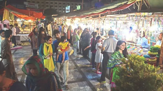 கடைகள் 24 மணி நேரம் இயங்க இசைவு