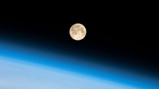 Луна с борта МКС