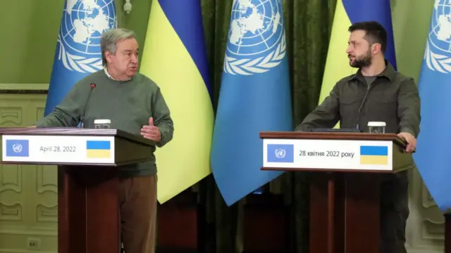 কিয়েভে প্রেসিডেন্ট জেলেনস্কির সাথে যৌথ সংবাদ সম্মেলনে জাতিসংঘ মহাসচিব আন্তোনিও গুতেরেজ