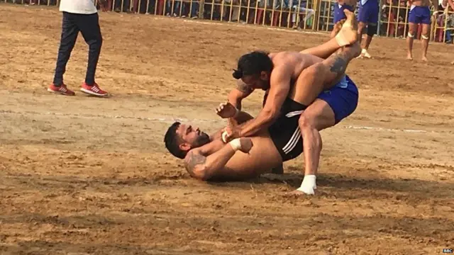 ਸੰਦੀਪ ਪਿੰਡ ਨੰਗਲ ਅੰਬੀਆਂ ਵਿੱਚ ਪੈਦਾ ਹੋਇਆ ਸੀ ਅਤੇ ਇਸ ਵੇਲੇ ਯੂਕੇ ਦਾ ਨਾਗਰਿਕ ਸੀ