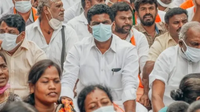 அரியலூர் மாணவியின் தற்கொலைக்கு மதமாற்ற அழுத்தமே காரணம் என்று கூறி பாஜகவினர் சென்னை வள்ளுவர் கோட்ட உண்ணாவிரதப் போராட்டம் நடத்தினர்.