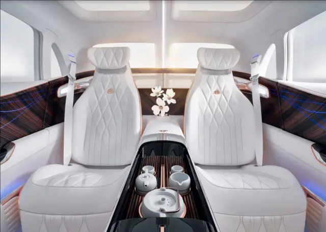 داخل ماشین با الهام از نقاشی‌های سنتی چینی طراحی شده است