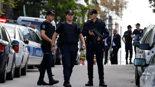 Boliiska rabshadaha ayaa ilaalinaya safaarada Israel ee Ankara weerarka kadib