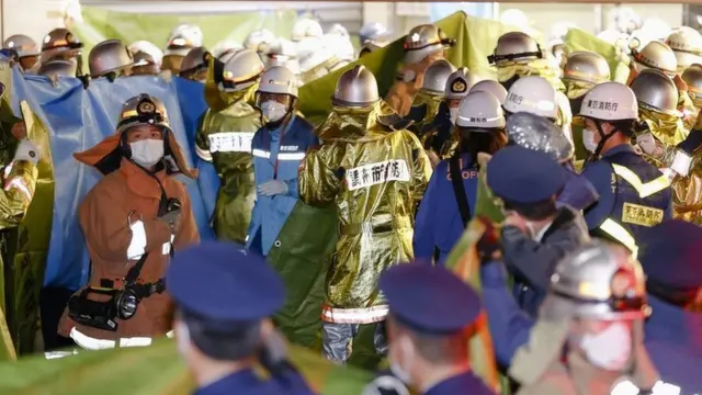 ఘటనా స్థలానికి చేరుకున్న పోలీసులు, సహాయ సిబ్బంది