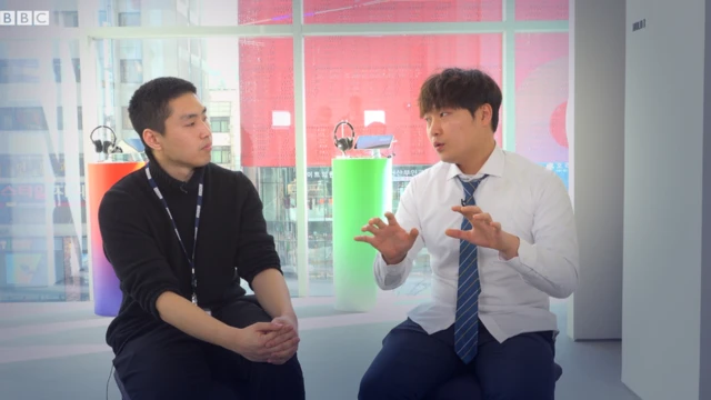 BBC의 취재에 협조해준 유튜버 진용진은 지난 11월 자신의 채널을 통해 수백 건의 사재기 관련 제보를 받았다