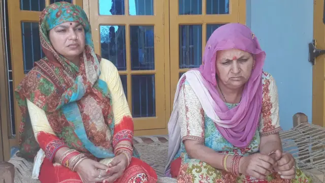 ప్రధాన నిందితుడు సాంఝీరామ్ భార్య దర్శనా దేవి, కూతురు మోనిక