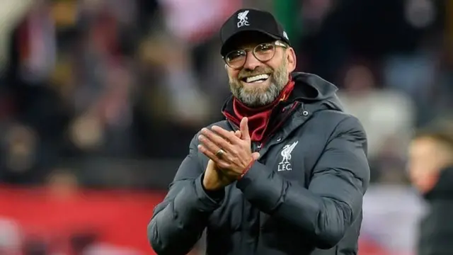 Jurgen Klopp amedokeza kuwa Liverpool inaweza kurejea sokoni kuwasaka wachezaji zaidi wa Red Bull Salzburg