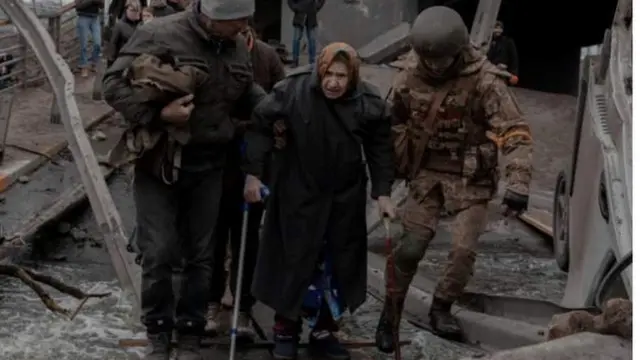 ကိယက်ဗ်မြို့ အနောက်မြောက်ဘက်ရှိ အာရ်ပင်မြို့ကနေ စစ်ဘေးရှောင်လာသူ သက်ကြီးရွယ်အို တစ်ဦး