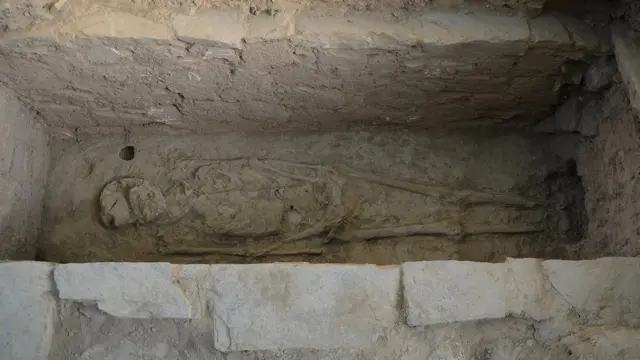 ኣስከሬን ኣብቲ ዝተቐብረሉ መቓብር