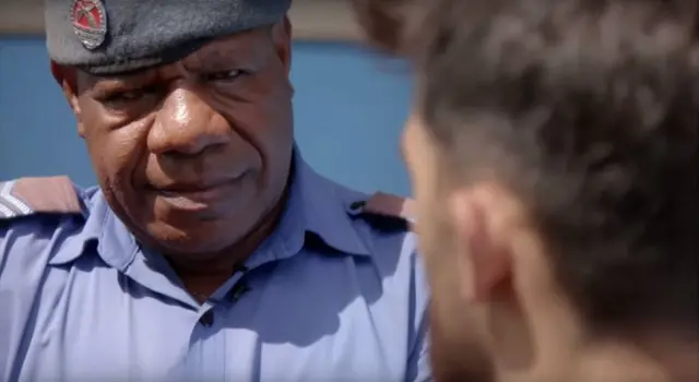 પાપુઆ ન્યૂ ગિનીના એક પોલીસ અધિકારી