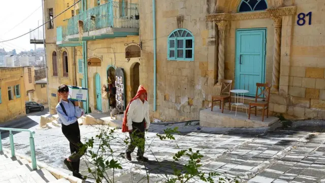 As-Salt memiliki sekitar 650 bangunan bersejarah penting yang memamerkan perpaduan gaya Eropa dan Ottoman