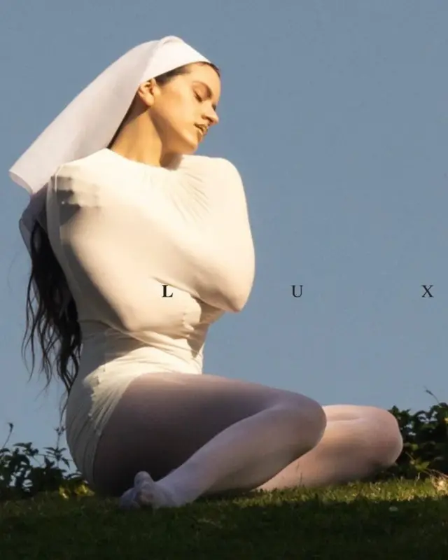 Capa do novo álbum de Rosalía