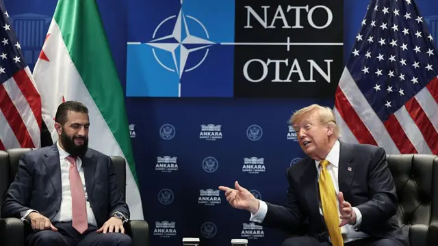 Solda ahmed şara, sağda donald trump. Nato zirvesindeki ikili görüşmede çekilmiş bir kare.