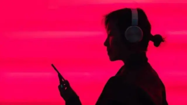 Dadka dhalinyarada u badan ayaa adeegsada sameecadaha