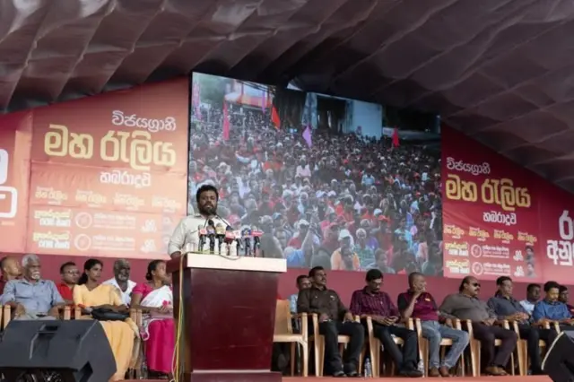 2019లో అనుర కుమార దిసనాయకే అధ్యక్ష ఎన్నికల్లో తొలిసారి పోటీ చేశారు.