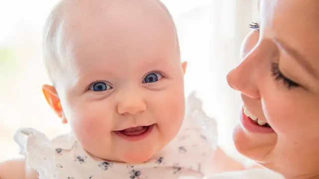 Bebé y madre