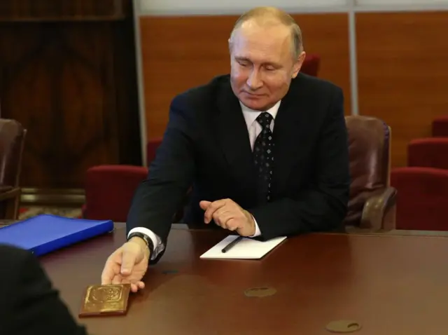 Путін і паспорот