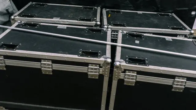 જે બૉક્સમાં કાર્લોસ જાપાનમાંથી નાસી છૂટ્યા હતા એ પ્રકારનું હતું