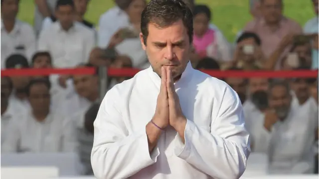 એક તરફ ભાજપ કૉંગ્રેસ તથા અન્ય પ્રાદેશિક પક્ષોના નેતાઓને પોતાની સાથે જોડીને વિપક્ષને તોડી રહ્યો છે અને પોતાનો વ્યાપ વધારી રહ્યો છે. તો બીજી તરફ વિપક્ષને એક થવામાં અનેક મુશ્કેલીઓ છે.