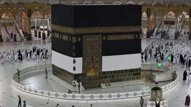 سږ ۶۰ زرو حج وکړ