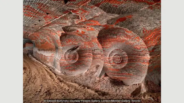 Edward Burtynsky, courtesy Flowers Gallery, London/Metivier Gallery, Toronto