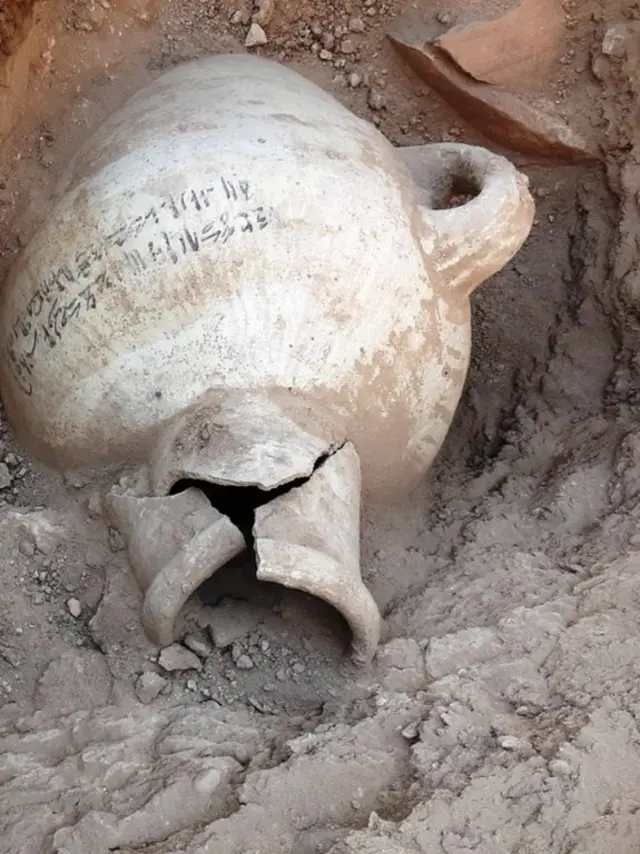 Anal tiqin bilan porno yurish