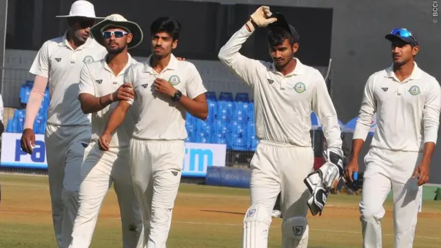 रणजी करंडक, विदर्भ, क्रीडा, क्रिकेट, महाराष्ट्र.