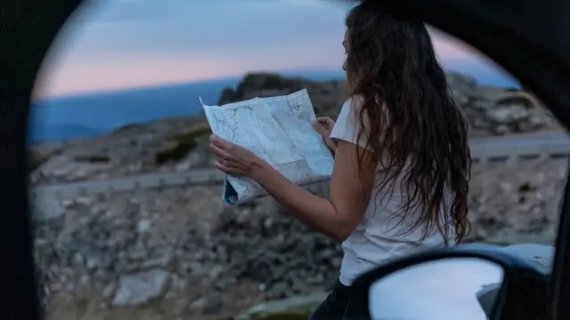 정상 부근에서 우리는 남자친구와 함께 로드 트립중인 포르투갈 국적의 나탈리나 코레이아를 만났다. 그들은 처음으로 이 산을 찾았다