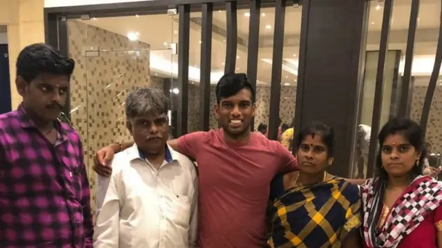 కన్నవారితో అవినాష్