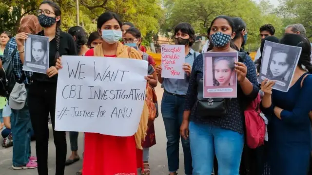 घटना के ख़िलाफ़ दिल्ली में प्रदर्शन भी हुआ है