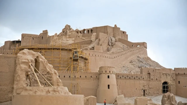 ارگ بم در حال بازسازی