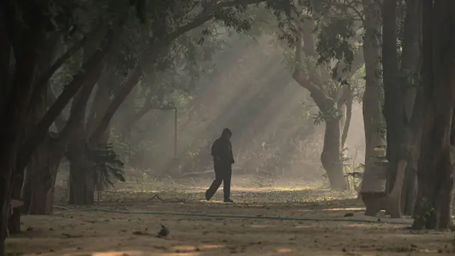 तुवाँलोमय दिल्लीको बिहान