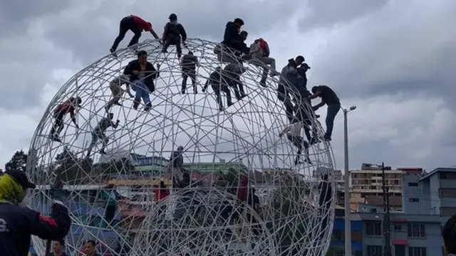 El parque del Arbolito fue el primer escenario de conflicto en una Quito sin presidente.